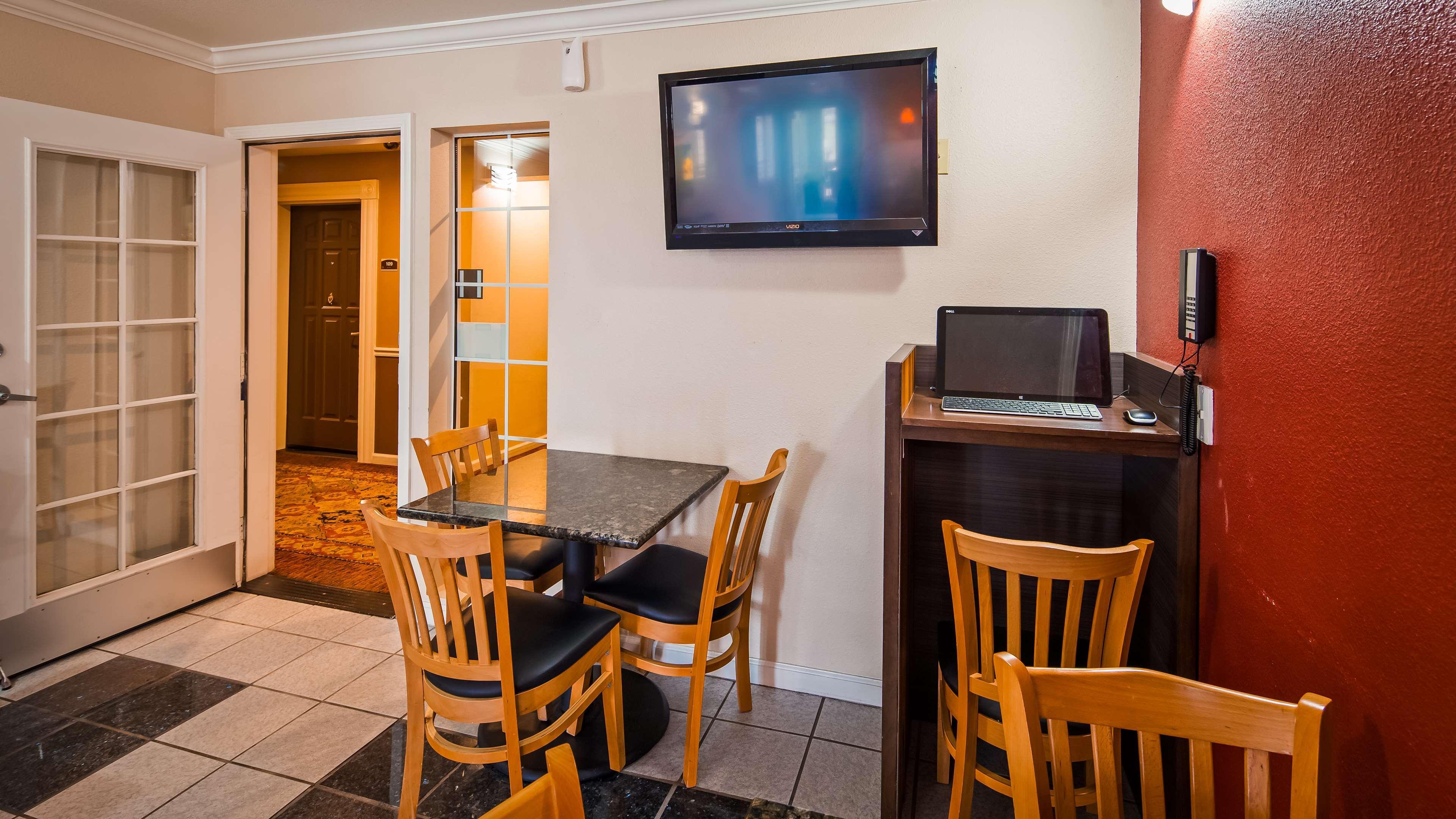 Best Western Americana Dinuba Extérieur photo