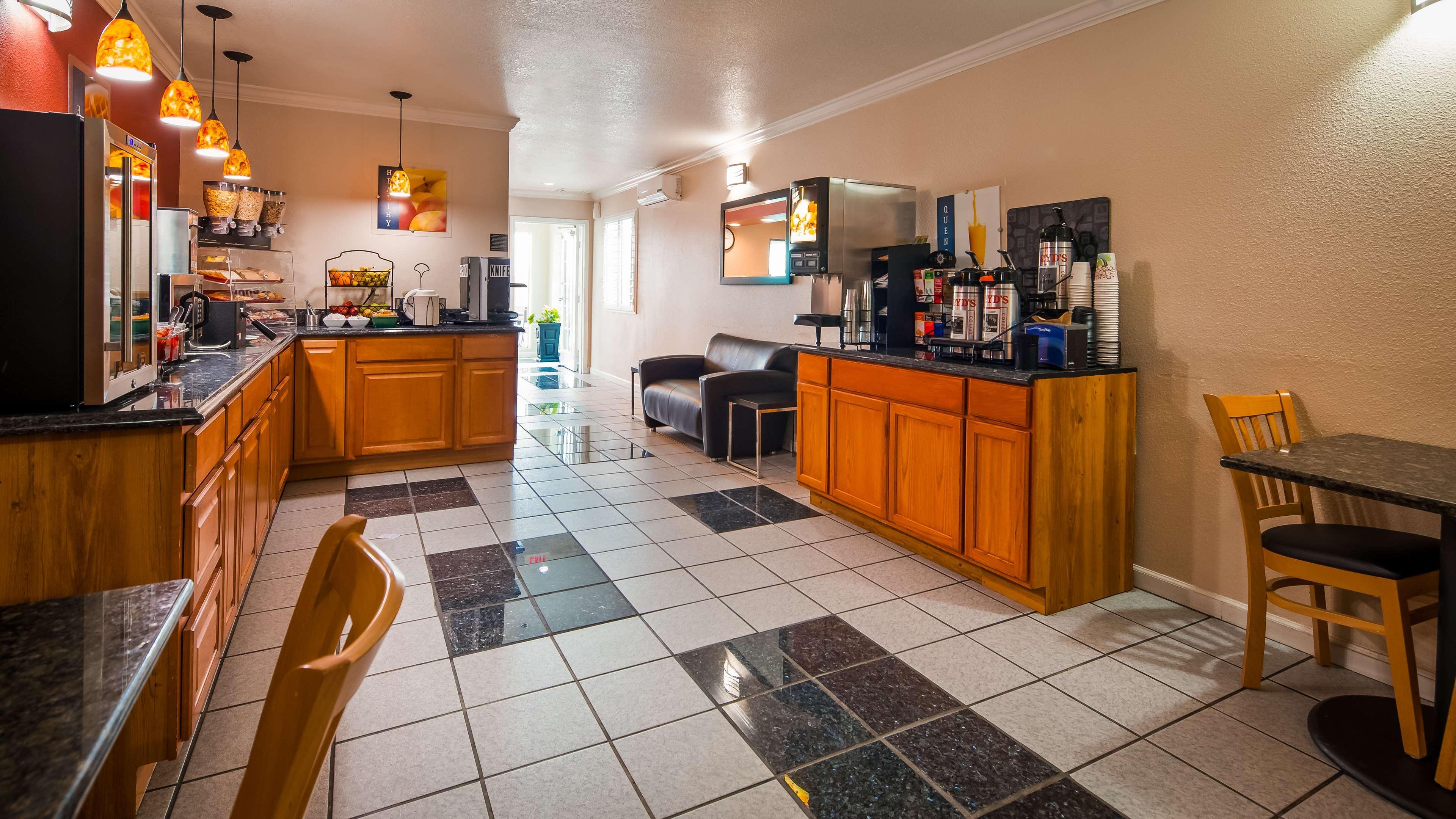 Best Western Americana Dinuba Extérieur photo
